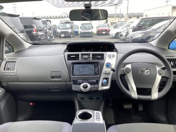 Ref:AUX-18355800 TOYOTA PRIUS ALPHA 2012 - Image 2