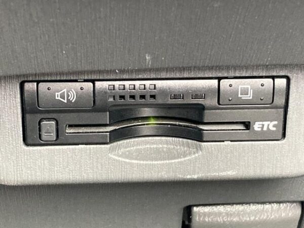 Ref:AUX-18355800 TOYOTA PRIUS ALPHA 2012 - Image 13