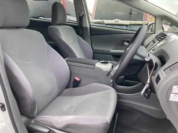 Ref:AUX-18355800 TOYOTA PRIUS ALPHA 2012 - Image 14