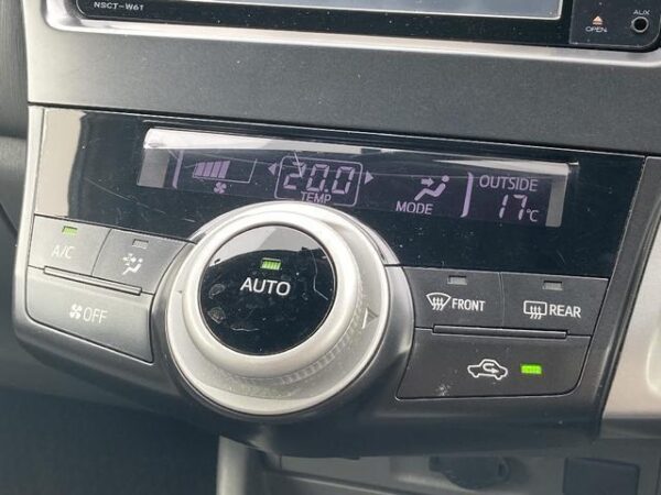 Ref:AUX-18355800 TOYOTA PRIUS ALPHA 2012 - Image 6
