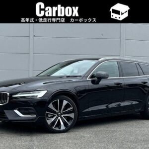 2022 Volvo V60 black hybrid used car Japan export
