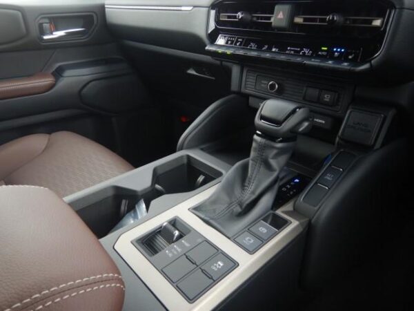 Ref:AUX-18389467 TOYOTA LAND CRUISER 250 2024 - Image 12