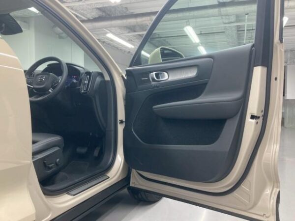 Ref:AUX-18389668 VOLVO XC40 2024 - Image 16