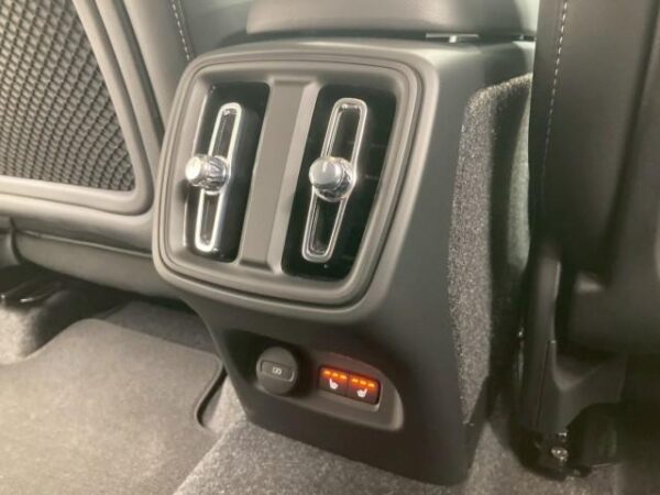 Ref:AUX-18389668 VOLVO XC40 2024 - Image 18