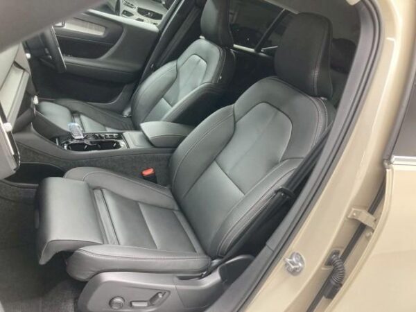 Ref:AUX-18389668 VOLVO XC40 2024 - Image 4