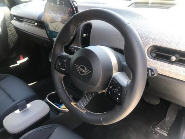 Ref:AUX-18402394 MINI MINI 2024 - Image 13