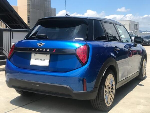 Ref:AUX-18402394 MINI MINI 2024 - Image 3
