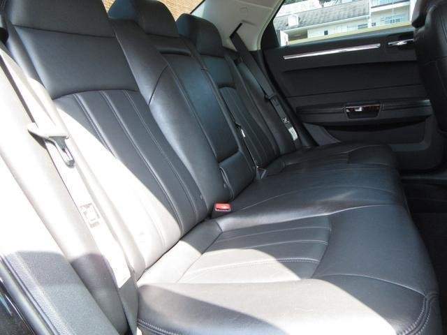 Ref:AUX-18404336 CHRYSLER CHRYSLER 300C 2010 - Image 8