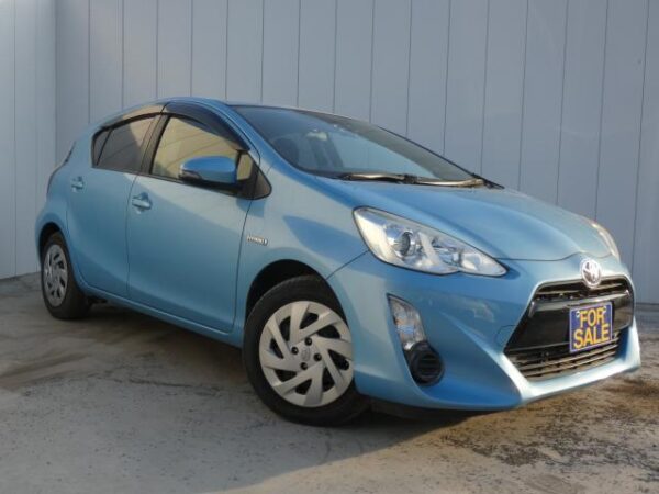 Ref:AUX-18404621 TOYOTA AQUA 2016