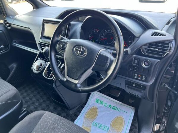 Ref:AUX-18458818 TOYOTA NOAH 2017 - Image 13