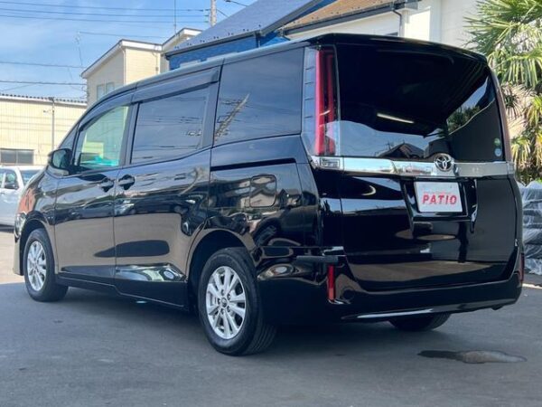 Ref:AUX-18458818 TOYOTA NOAH 2017 - Image 9