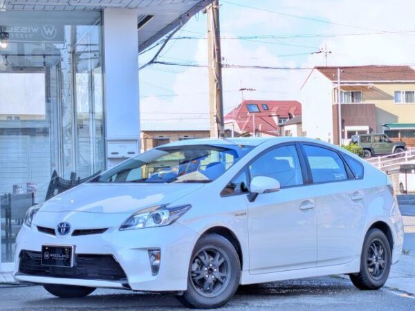 Ref:AUX-18459610 TOYOTA PRIUS 2015
