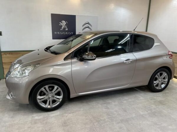 Ref:AUX-18496357 PEUGEOT 208 2015 - Image 11