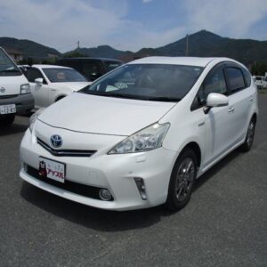 2014 Toyota Prius Alpha pearl hybrid used car Japan export