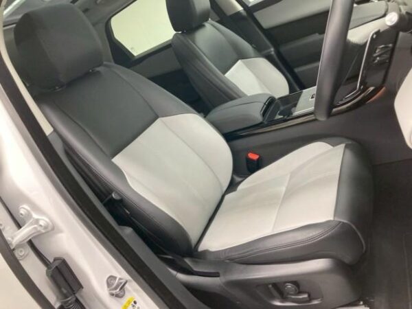 Ref:AUX-18510697 LAND ROVER RANGE ROVER VELAR 2024 - Image 4