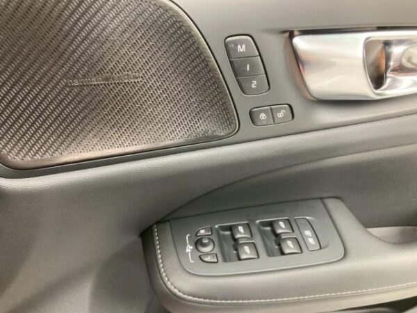 Ref:AUX-18510707 VOLVO V60 2023 - Image 14