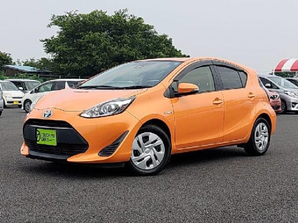 Ref:AUX-18511082 TOYOTA AQUA 2017