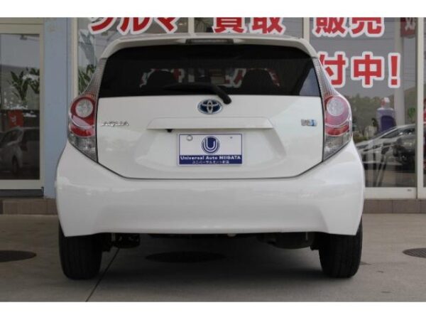Ref:AUX-18511212 TOYOTA AQUA 2013 - Image 12