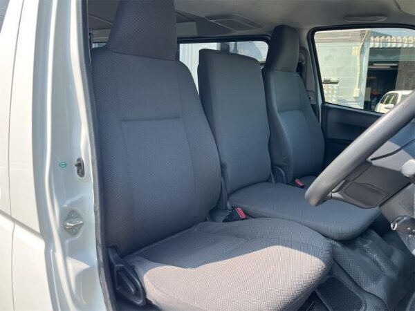 Ref:AUX-18517837 TOYOTA HIACE VAN 2016 - Image 14