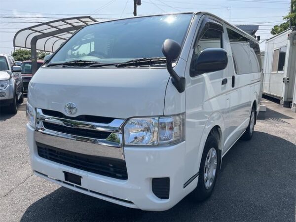 Ref:AUX-18517837 TOYOTA HIACE VAN 2016