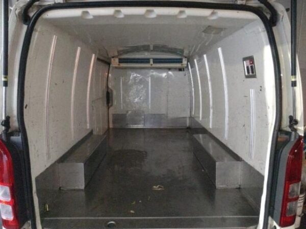 Ref:AUX-18525914 TOYOTA HIACE VAN 2017 - Image 3