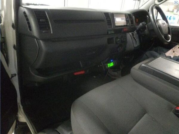 Ref:AUX-18525914 TOYOTA HIACE VAN 2017 - Image 4