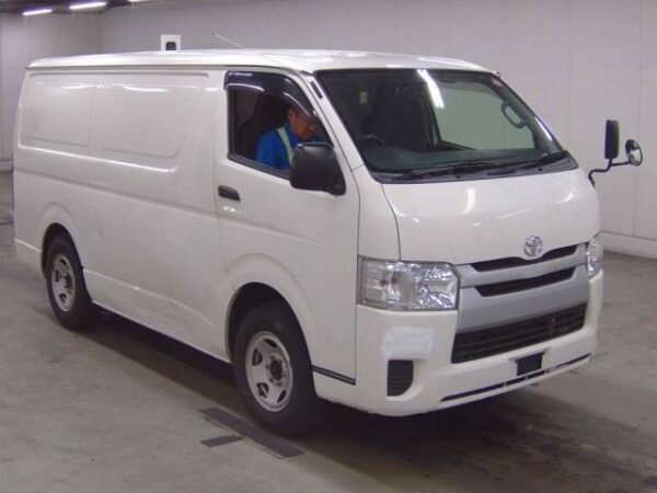 Ref:AUX-18525914 TOYOTA HIACE VAN 2017