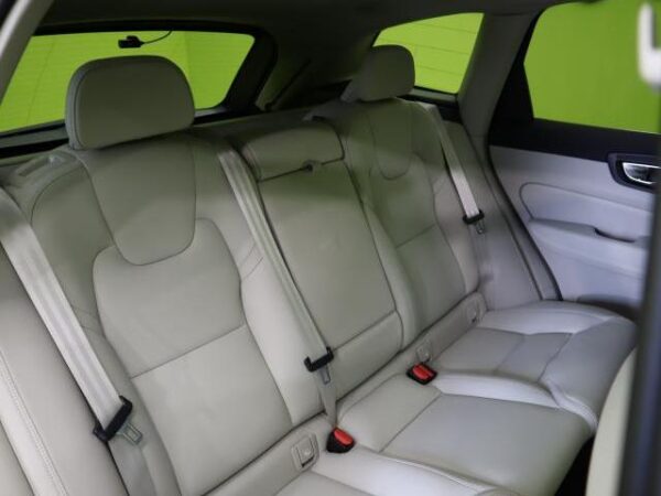 Ref:AUX-18546736 VOLVO XC60 2022 - Image 12