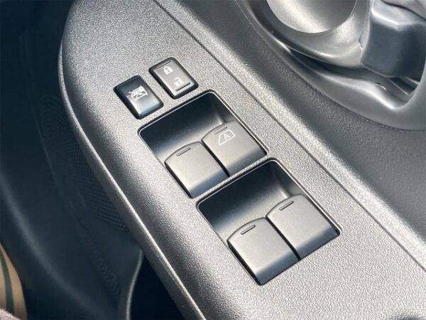 Ref:AUX-18561140 MITSUOKA VIEWT 2021 - Image 9