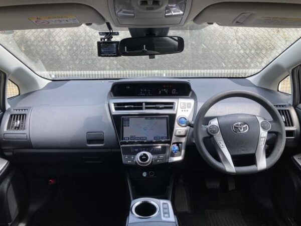 Ref:AUX-18579405 TOYOTA PRIUS ALPHA 2018 - Image 2