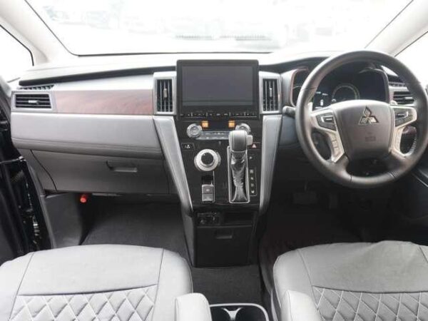 Ref:AUX-18590922 MITSUBISHI DELICA D:5 2022 - Image 4