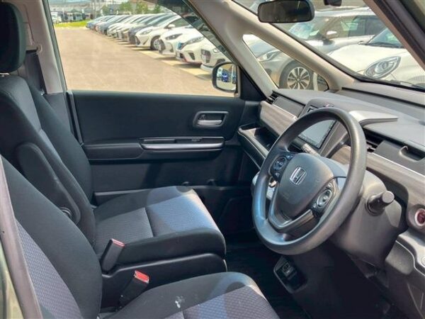 Ref:AUX-18594583 HONDA FREED HYBRID 2022 - Image 13