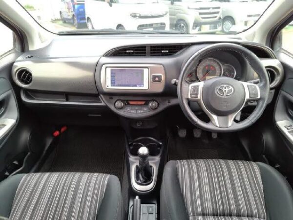 Ref:AUX-18594673 TOYOTA VITZ 2014 - Image 3