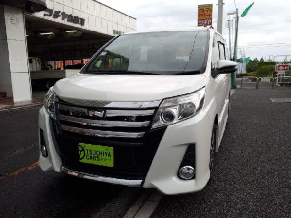Ref:AUX-18594676 TOYOTA NOAH 2015