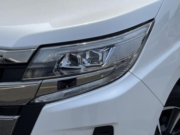 Ref:AUX-18598132 TOYOTA NOAH 2020 - Image 2