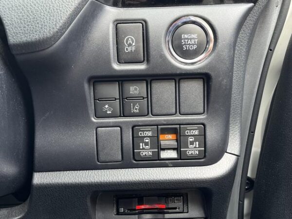 Ref:AUX-18598132 TOYOTA NOAH 2020 - Image 15