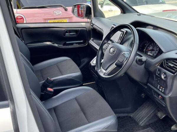 Ref:AUX-18598132 TOYOTA NOAH 2020 - Image 16