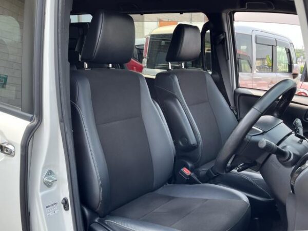 Ref:AUX-18598132 TOYOTA NOAH 2020 - Image 17