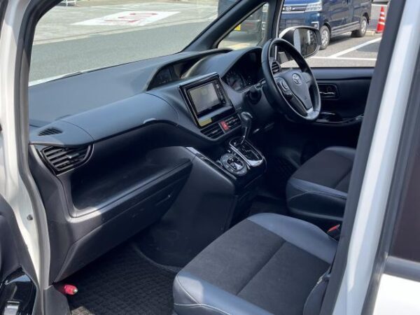 Ref:AUX-18598132 TOYOTA NOAH 2020 - Image 18