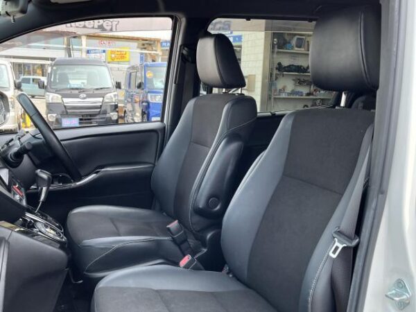 Ref:AUX-18598132 TOYOTA NOAH 2020 - Image 19