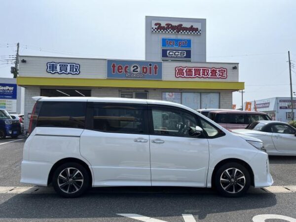 Ref:AUX-18598132 TOYOTA NOAH 2020 - Image 5