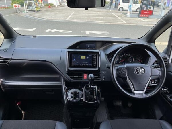 Ref:AUX-18598132 TOYOTA NOAH 2020 - Image 10
