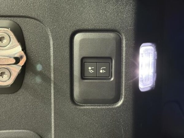 Ref:AUX-18608590 LAND ROVER DEFENDER 2022 - Image 17