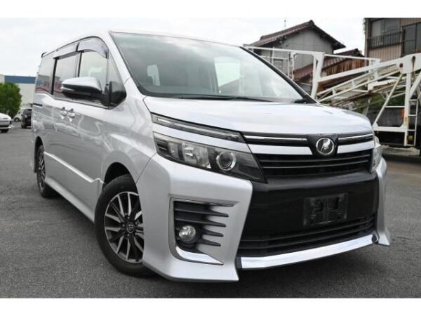 Ref:AUX-18611243 TOYOTA VOXY 2014