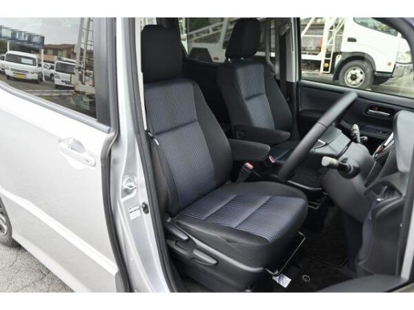 Ref:AUX-18611243 TOYOTA VOXY 2014 - Image 8