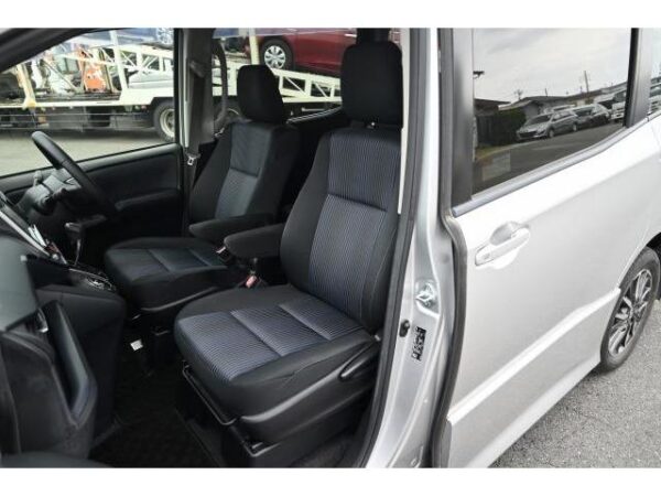 Ref:AUX-18611243 TOYOTA VOXY 2014 - Image 9