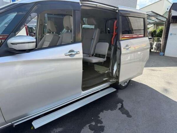 Ref:AUX-18620770 NISSAN SERENA 2017 - Image 12