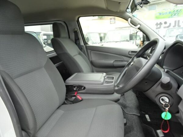 Ref:AUX-18635314 NISSAN NV350 CARAVAN VAN 2020 - Image 6