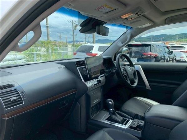 Ref:AUX-18642936 TOYOTA LAND CRUISER PRADO 2023 - Image 12