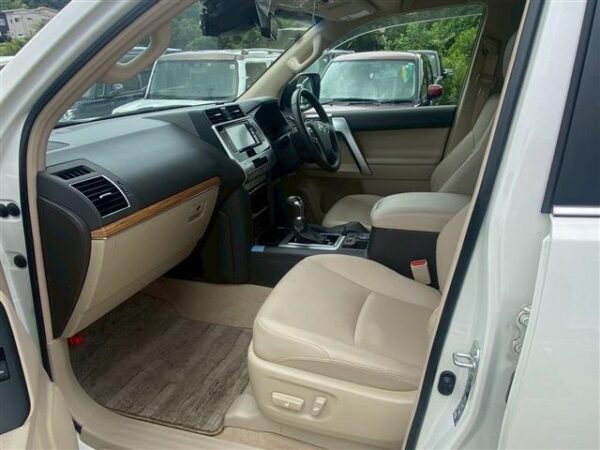 Ref:AUX-18642939 TOYOTA LAND CRUISER PRADO 2023 - Image 12